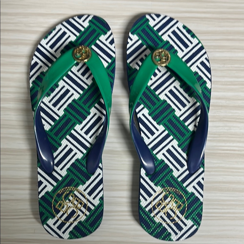 Women’s Green and Blue Patterned Flip Flops!! EUC!!💚💙